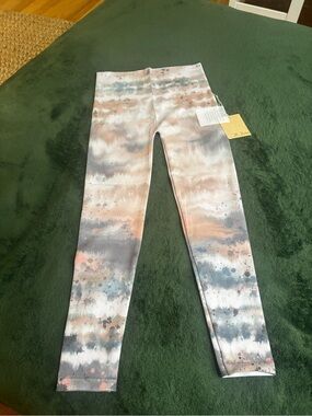NWT M. Rena Women's Gorgeous “Blush” Print Tummy Control Seamless Leggings
